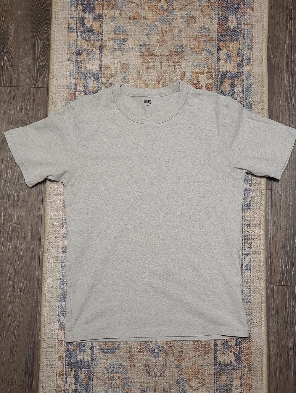 Uniqlo Men's 100 % Cotton Crew Neck T-Shirt in Light Gray